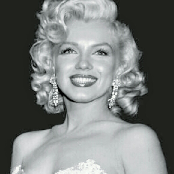 Meet your Posher, Nay - Picture 1 of 1